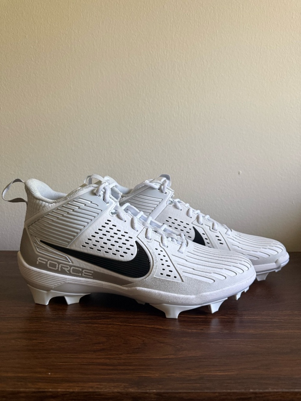 Nike Force Men's Baseball/Softball Cleats White Gray Black Colorway size 14